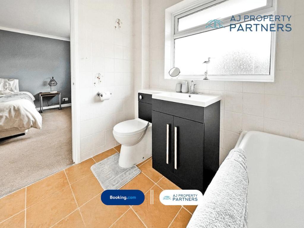 Premium Deal L Hill View Home L Last-Minute Offer L Cheltenham L Aj Properties L Perfect For Short Or Long Stays L 4Beds 4Bedrooms Exterior foto