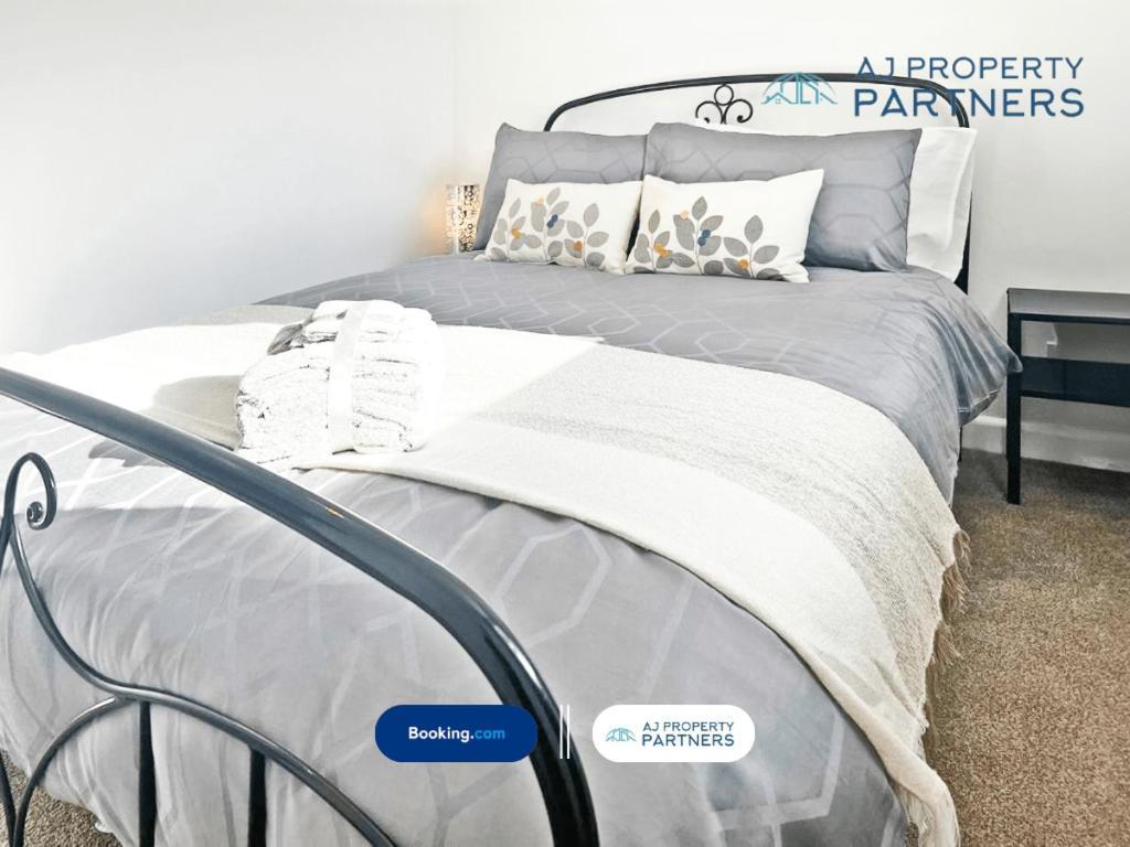 Premium Deal L Hill View Home L Last-Minute Offer L Cheltenham L Aj Properties L Perfect For Short Or Long Stays L 4Beds 4Bedrooms Exterior foto