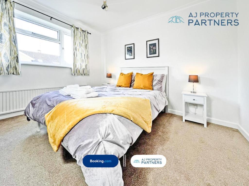 Premium Deal L Hill View Home L Last-Minute Offer L Cheltenham L Aj Properties L Perfect For Short Or Long Stays L 4Beds 4Bedrooms Exterior foto
